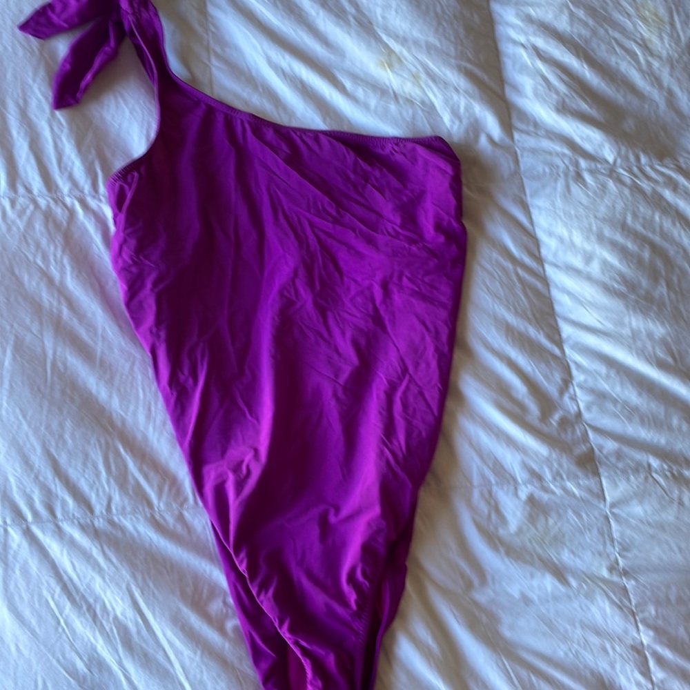 Super pretty purple Karla Colletto one shoulder suit
